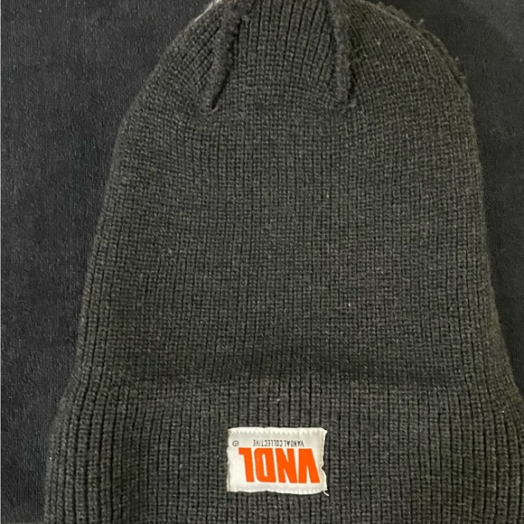 NWOT - VNDL Poof Beanie - Lot 1 - Picture 3 of 4